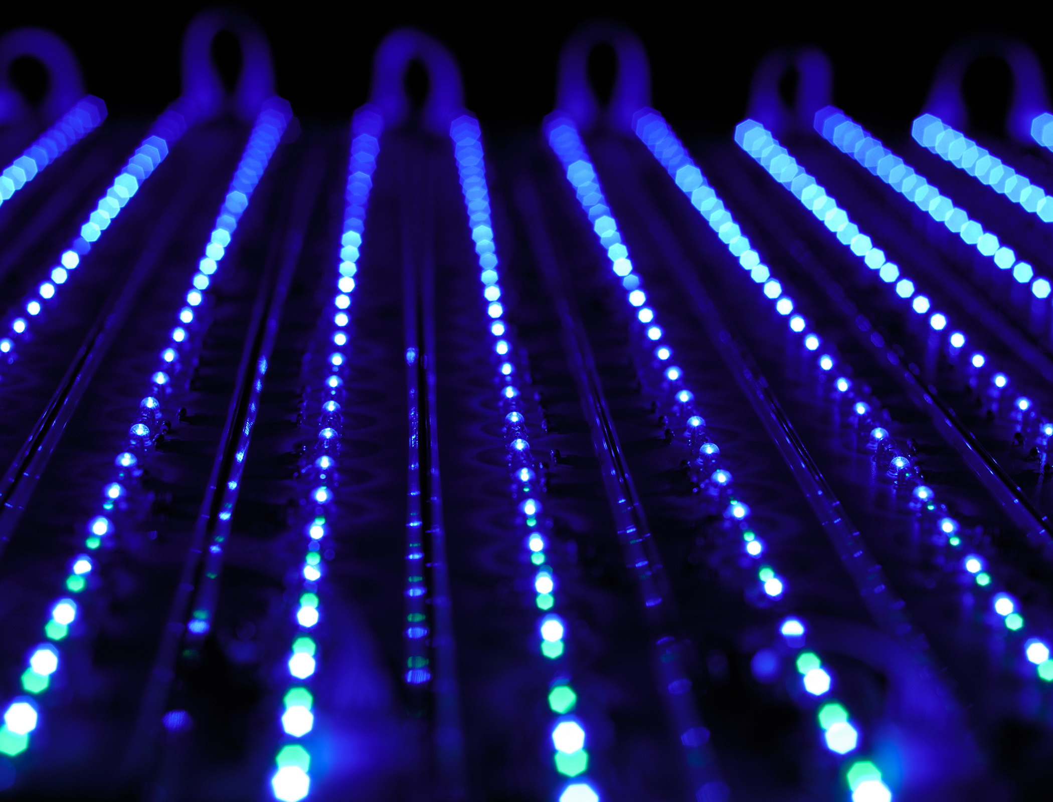 Vertical LEDs could triple resolution of displays