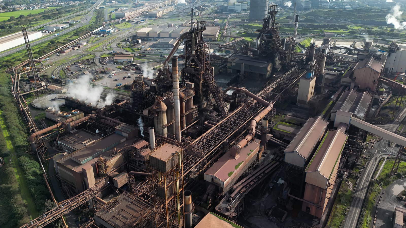 Climate advisers criticise Port Talbot steel closure over local economic impact