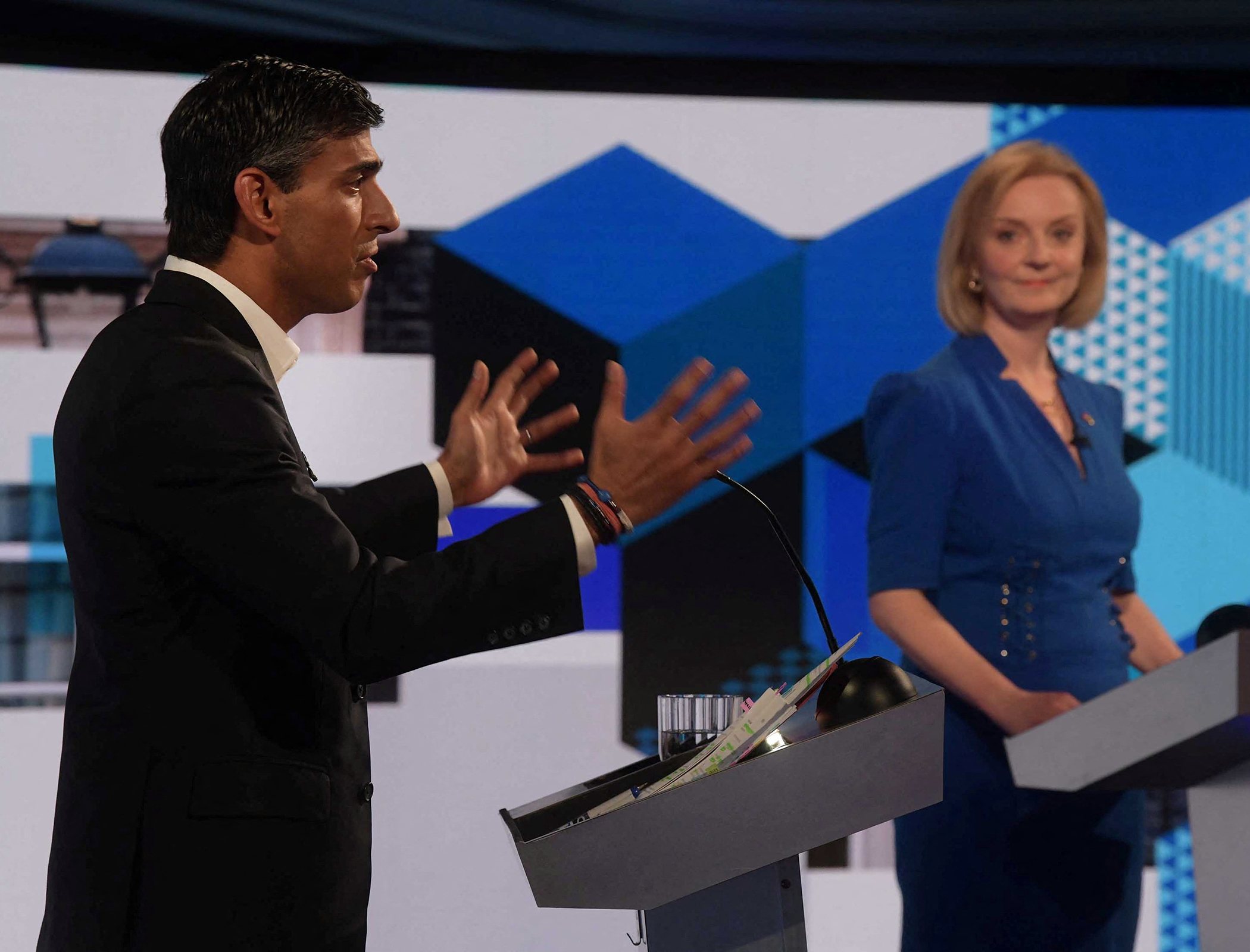 Conservative Party delays voting for next PM over cyber security warnings