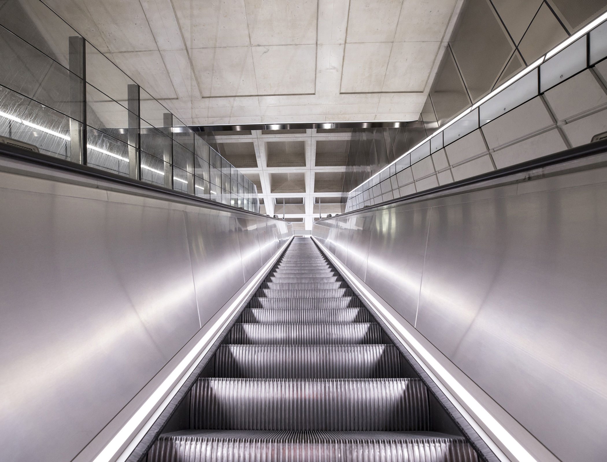 LEDs illuminate London’s Elizabeth Line