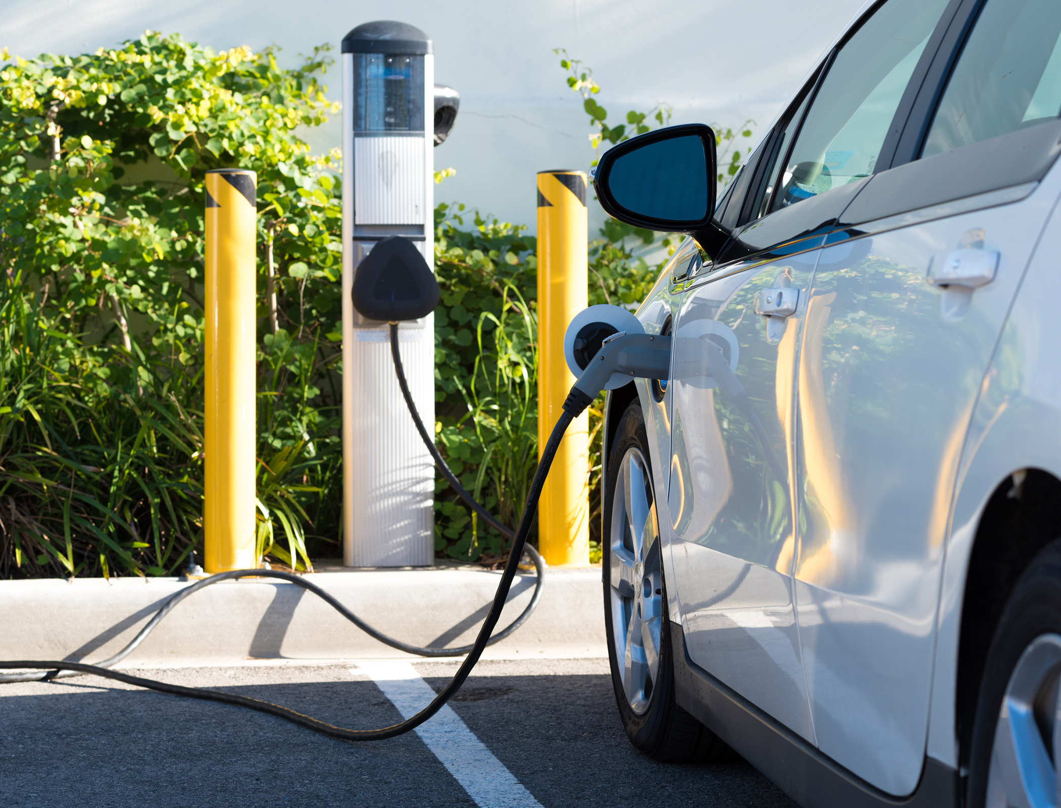Thousands of new EV chargepoints to be installed across England