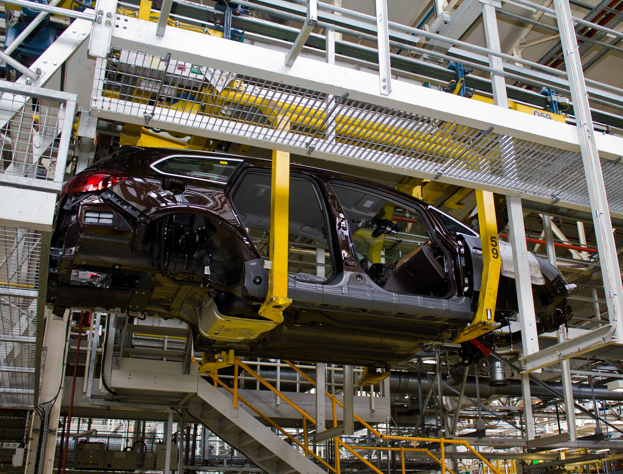 Carmakers must take drastic action to meet climate goals, report says