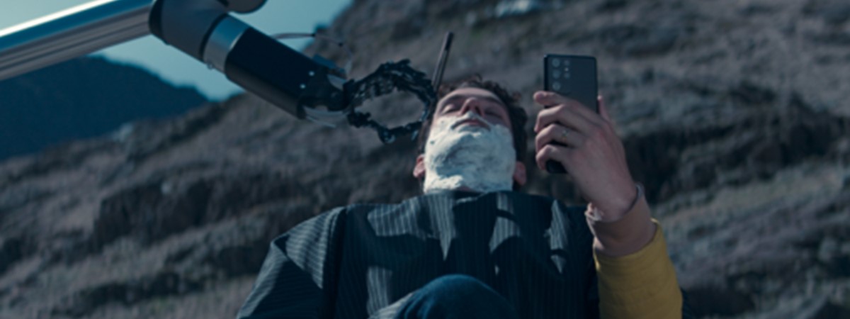 Robot Barber uses 5G to carry out remote beard shave