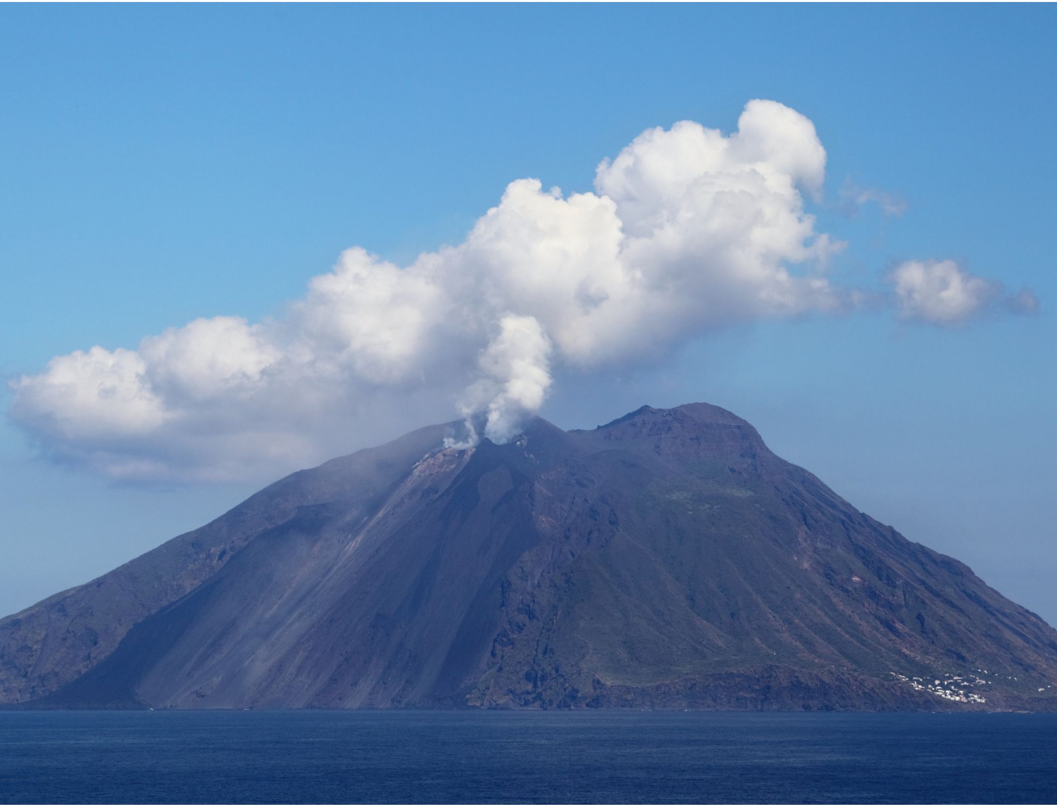 Undersea Portuguese volcano could store gigatonnes of CO2