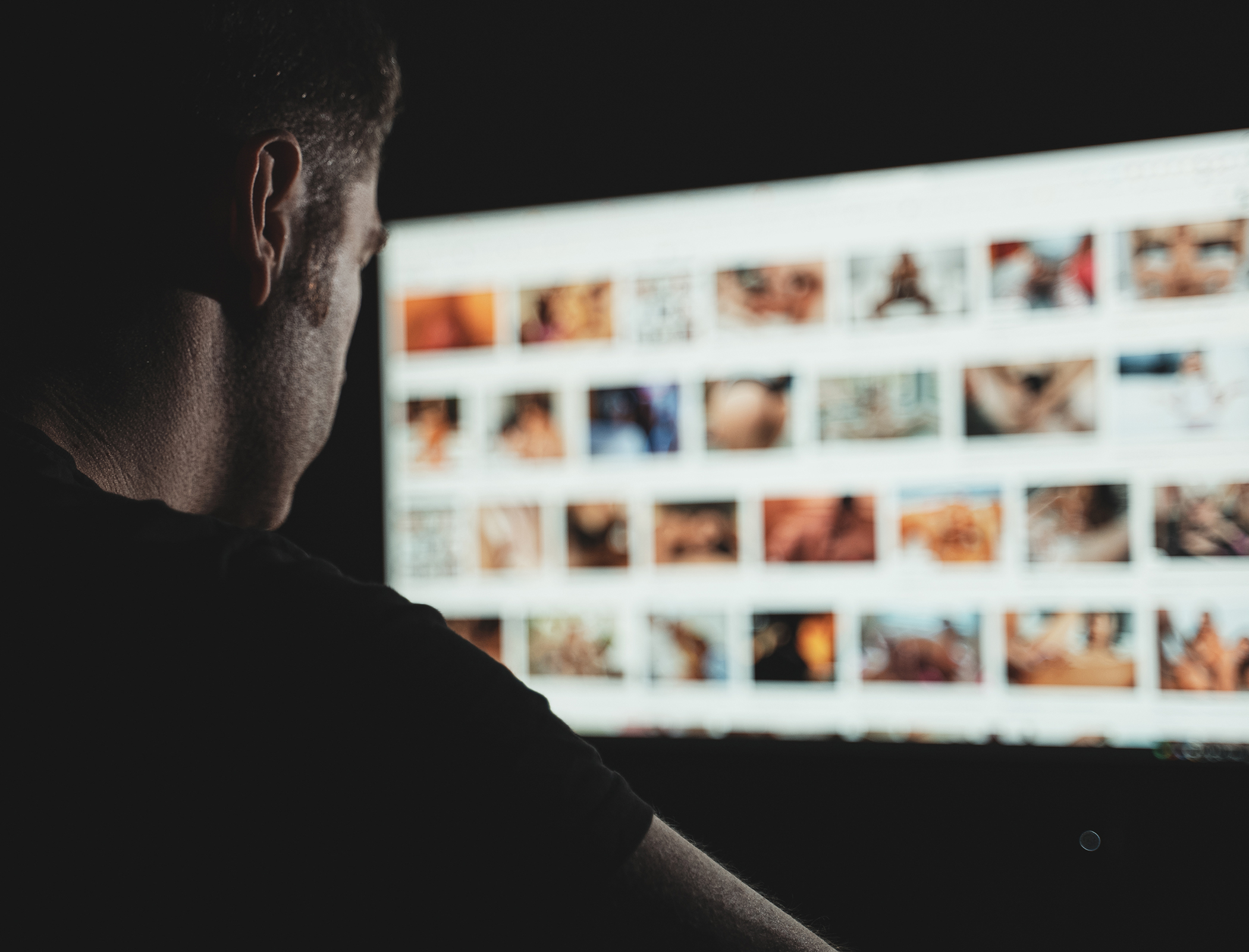 Tougher criminal penalties proposed for ‘downblousing’ and porn deepfakes