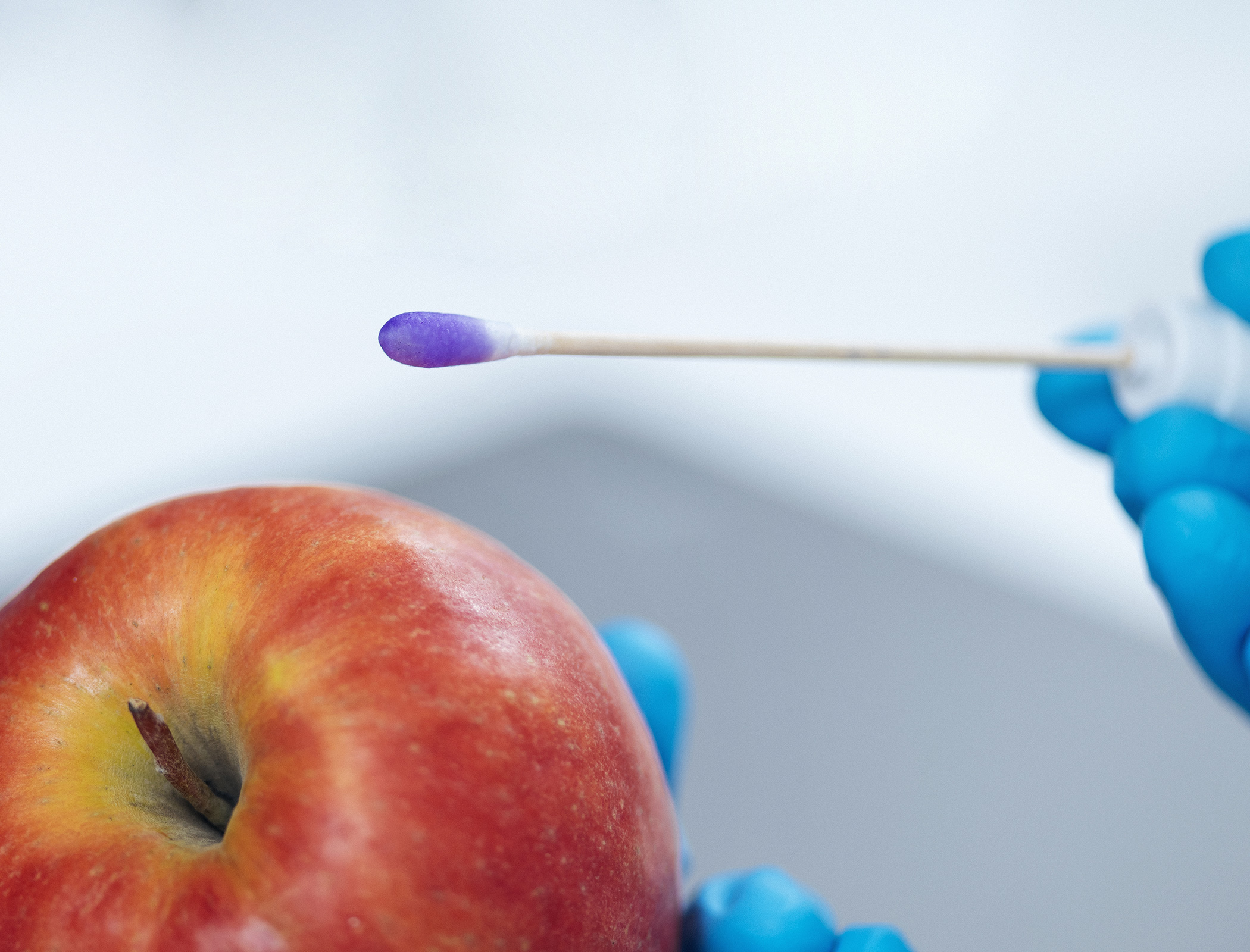 Nano-sensors detect pesticides on fruit
