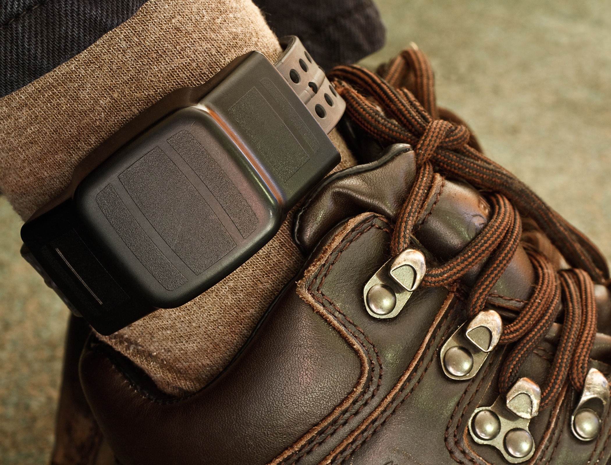 UK ‘wasted’ £98m on attempts to revamp criminal electronic tagging system