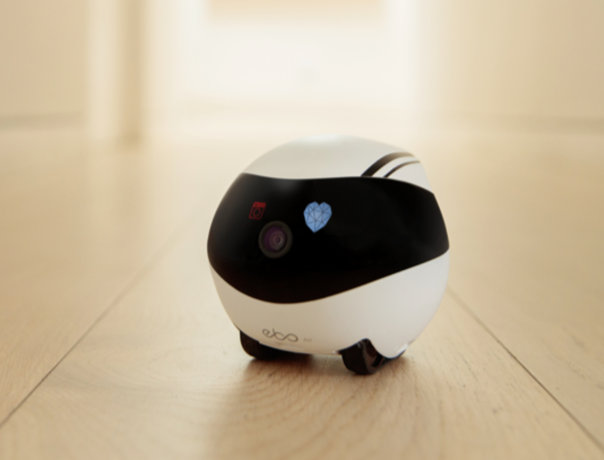 Hands-on review: Ebo Air smart home companion robot