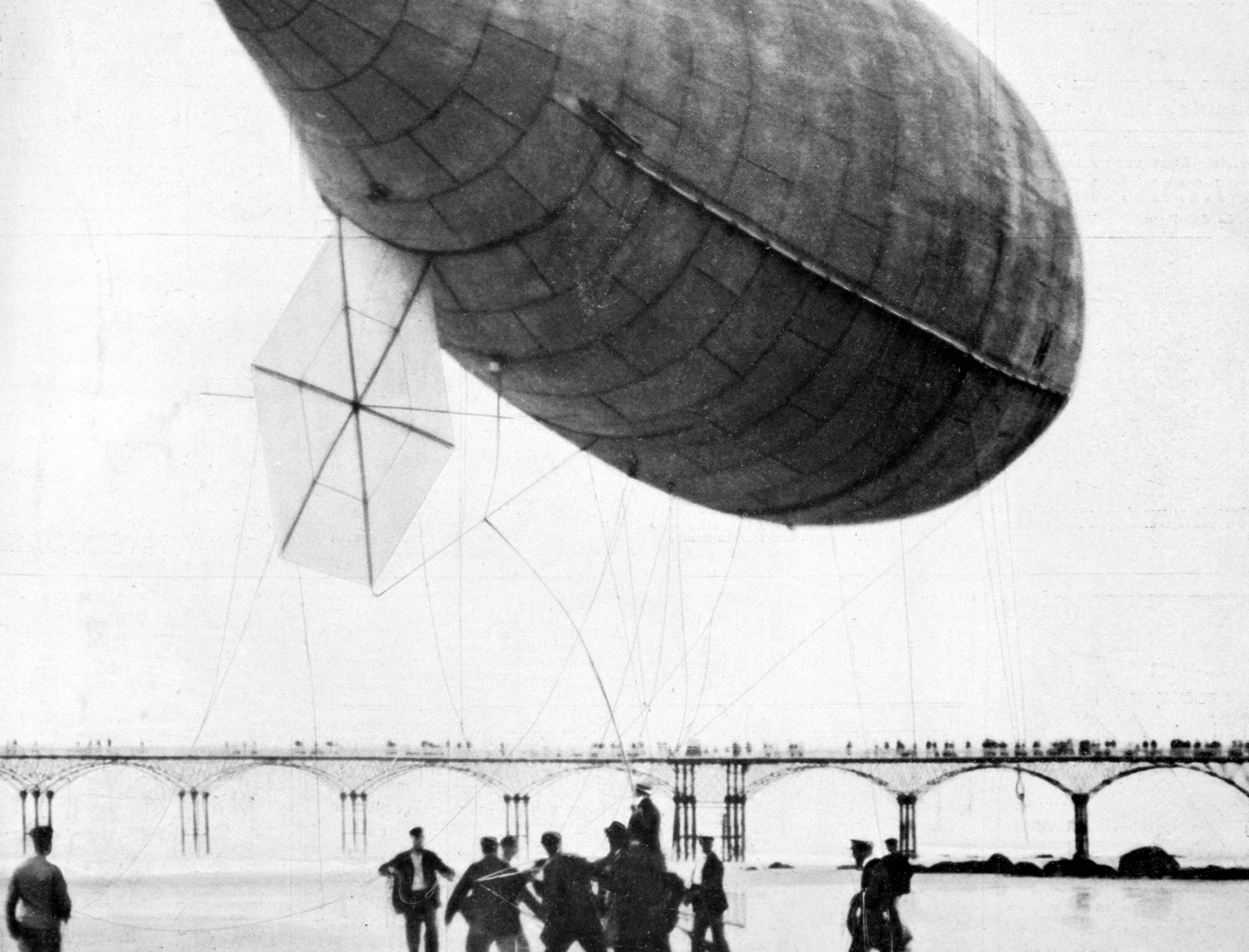 The eccentric engineer: the rise and fall of the airship
