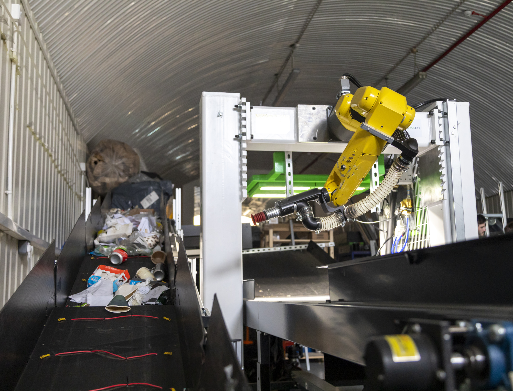 AI-based waste-sorting system wins Young Inventors prize