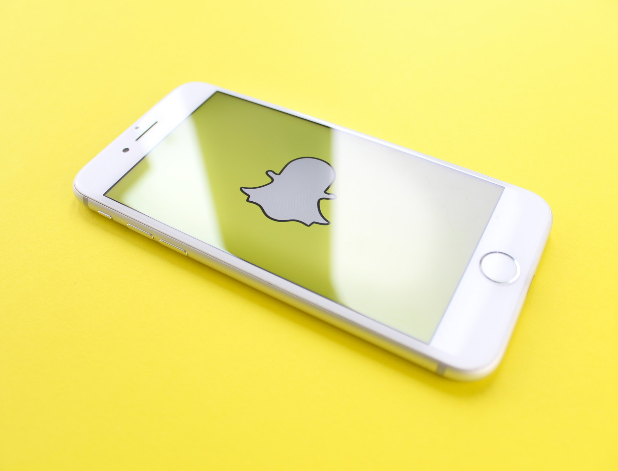 UK investigates Snapchat AI chatbot over privacy risks