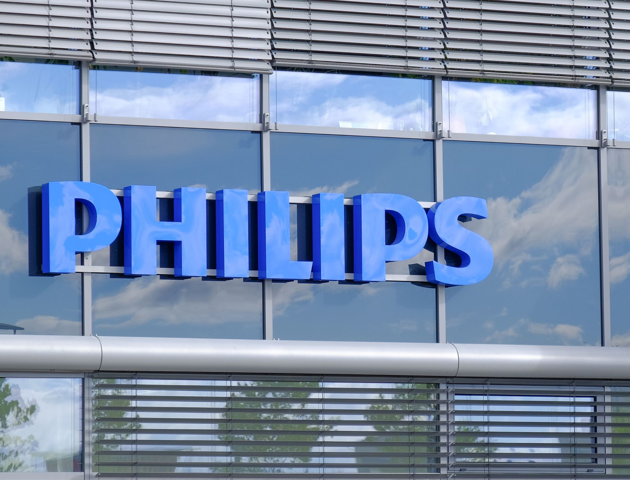 Philips to cut 5 per cent of its global workforce