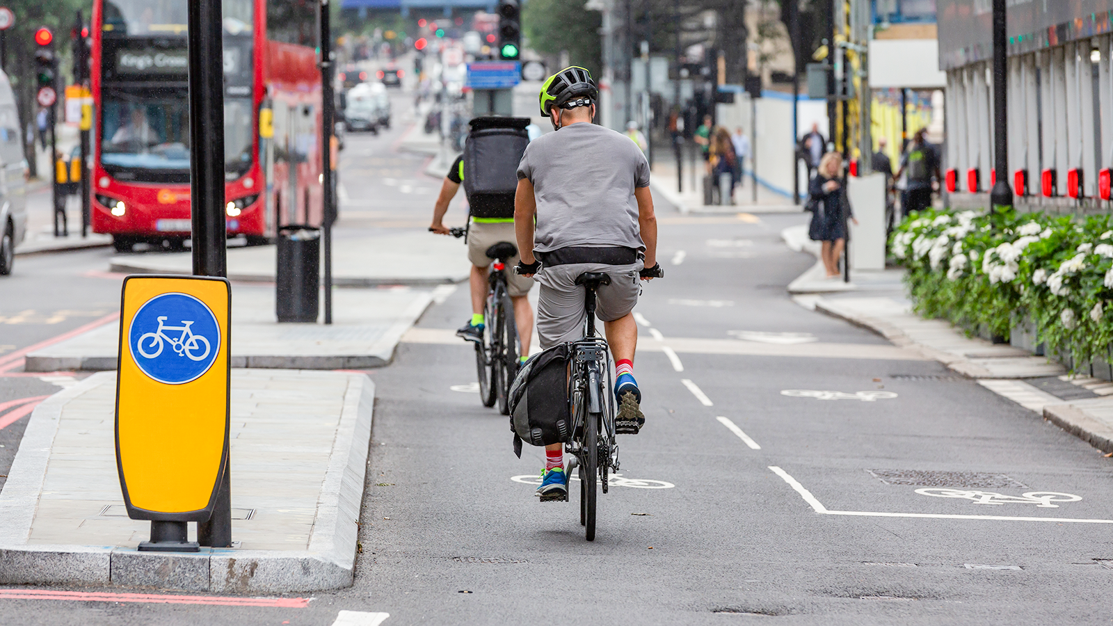 UK cycling infrastructure lagging behind Europe, study reveals
