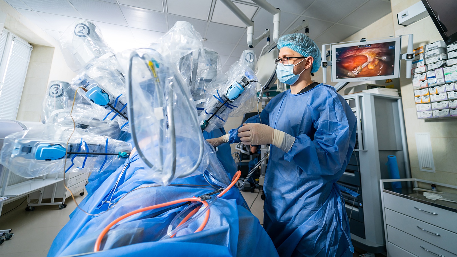 NHS approved to use robotic surgery systems to improve recovery times