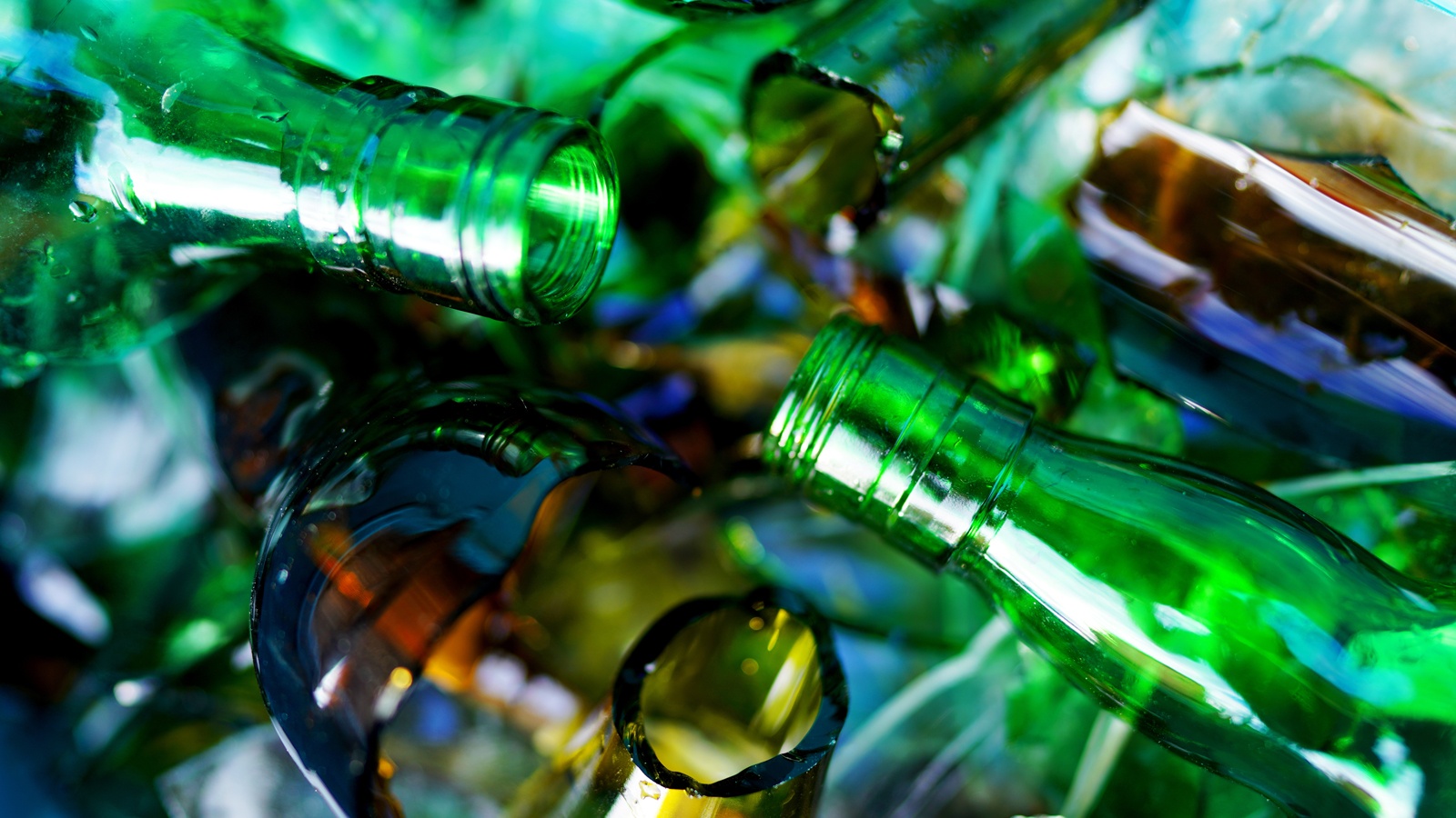 Recycled glass and construction waste turned into high-performance cement – study