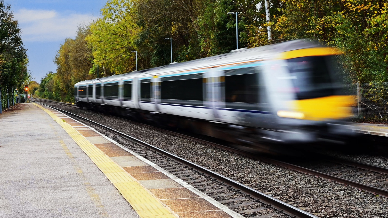 Electrifying rail lines slashes toxic air pollution and cancer risk, study finds
