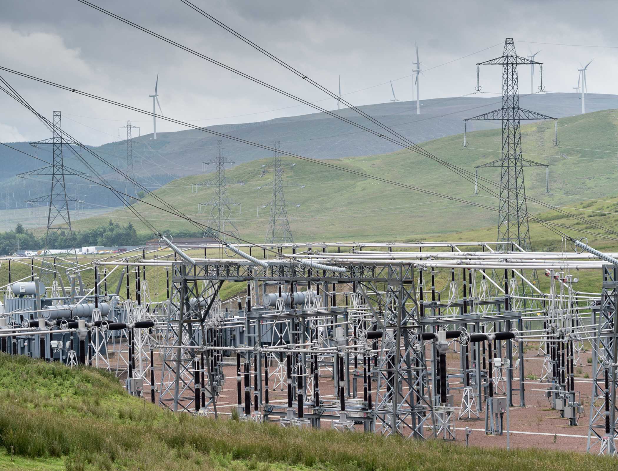 Report finds renewables expansion requires UK electricity network revamp