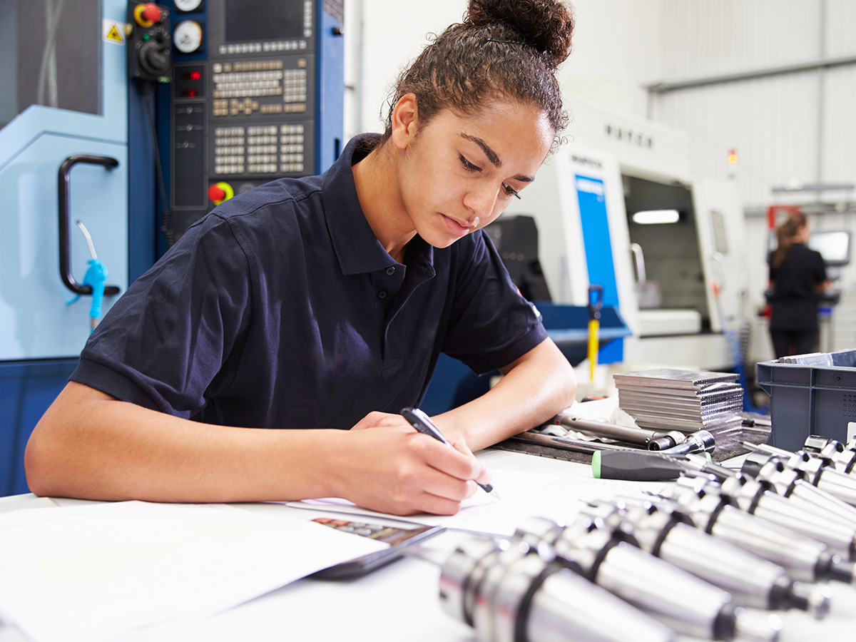 Government urged to adopt plan to boost engineering apprenticeships