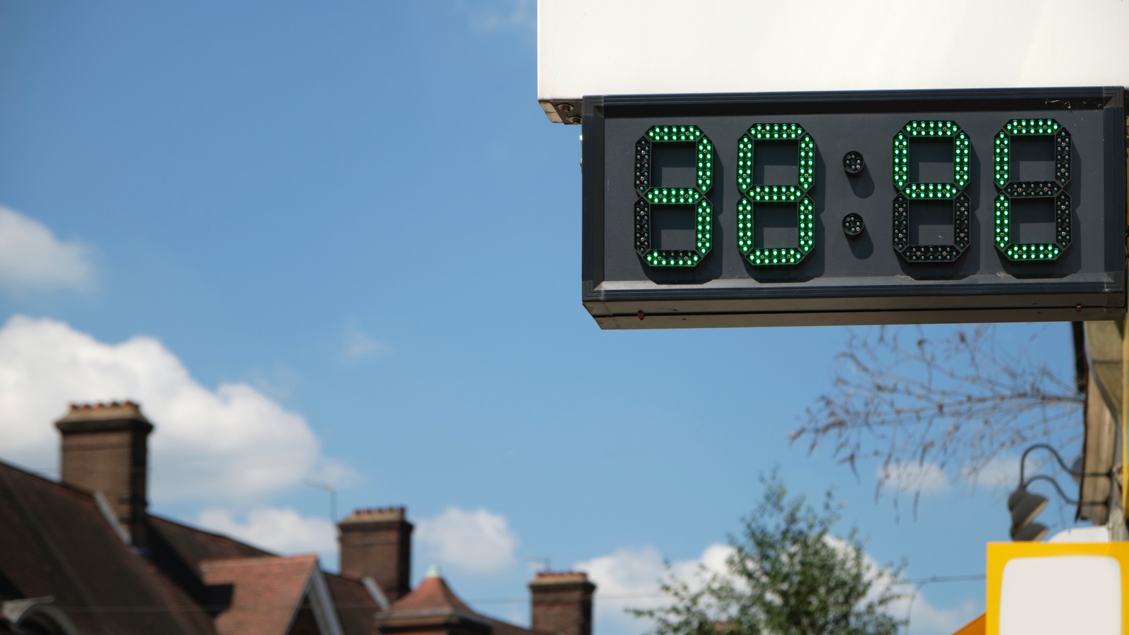 UK government failing to prepare for extreme weather, climate watchdog warns