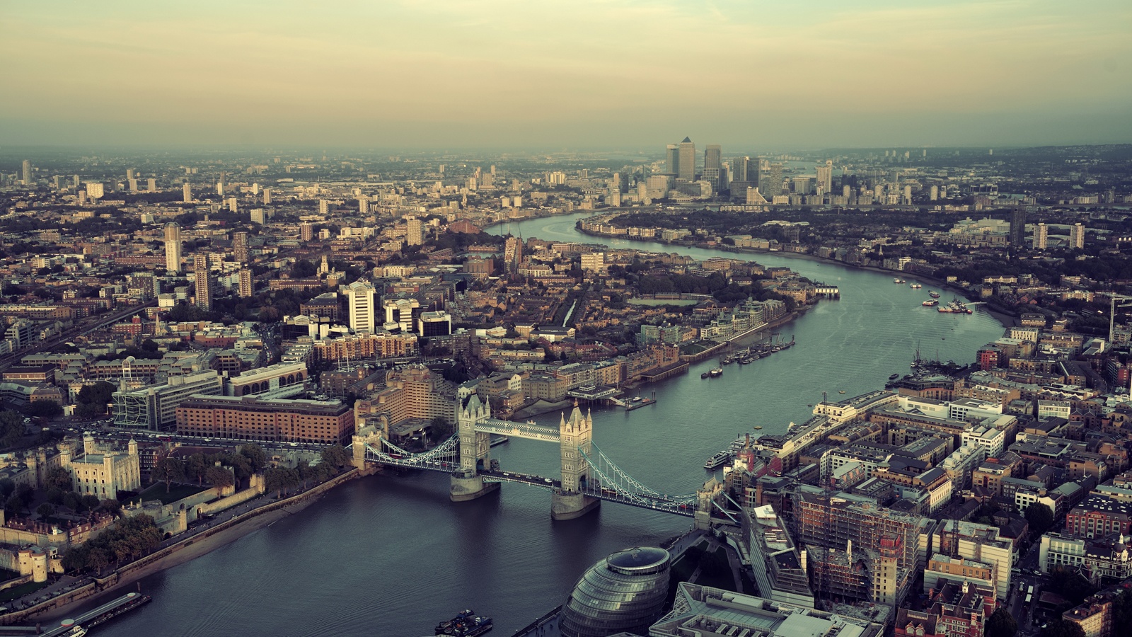 Vessel-to-grid technology on River Thames could help balance London’s power grid