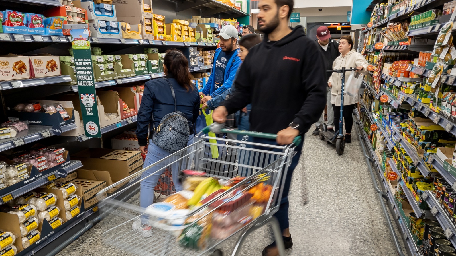 Major UK supermarket deploys shelf-scanning robots to roam the aisles