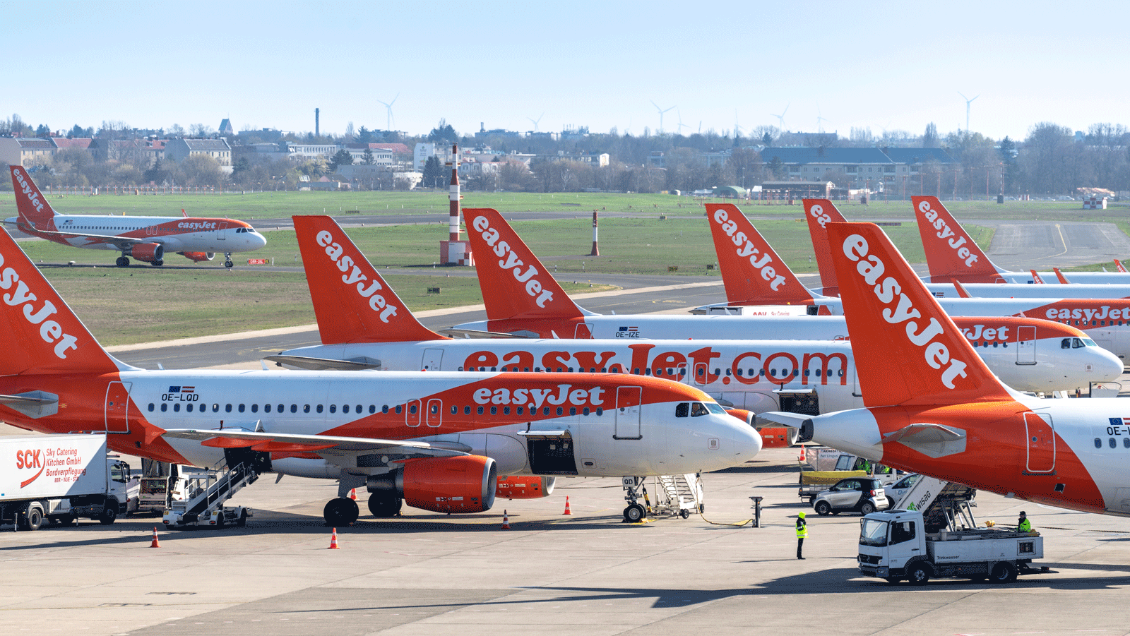 easyJet opens new AI-equipped control centre in Luton to better manage flights