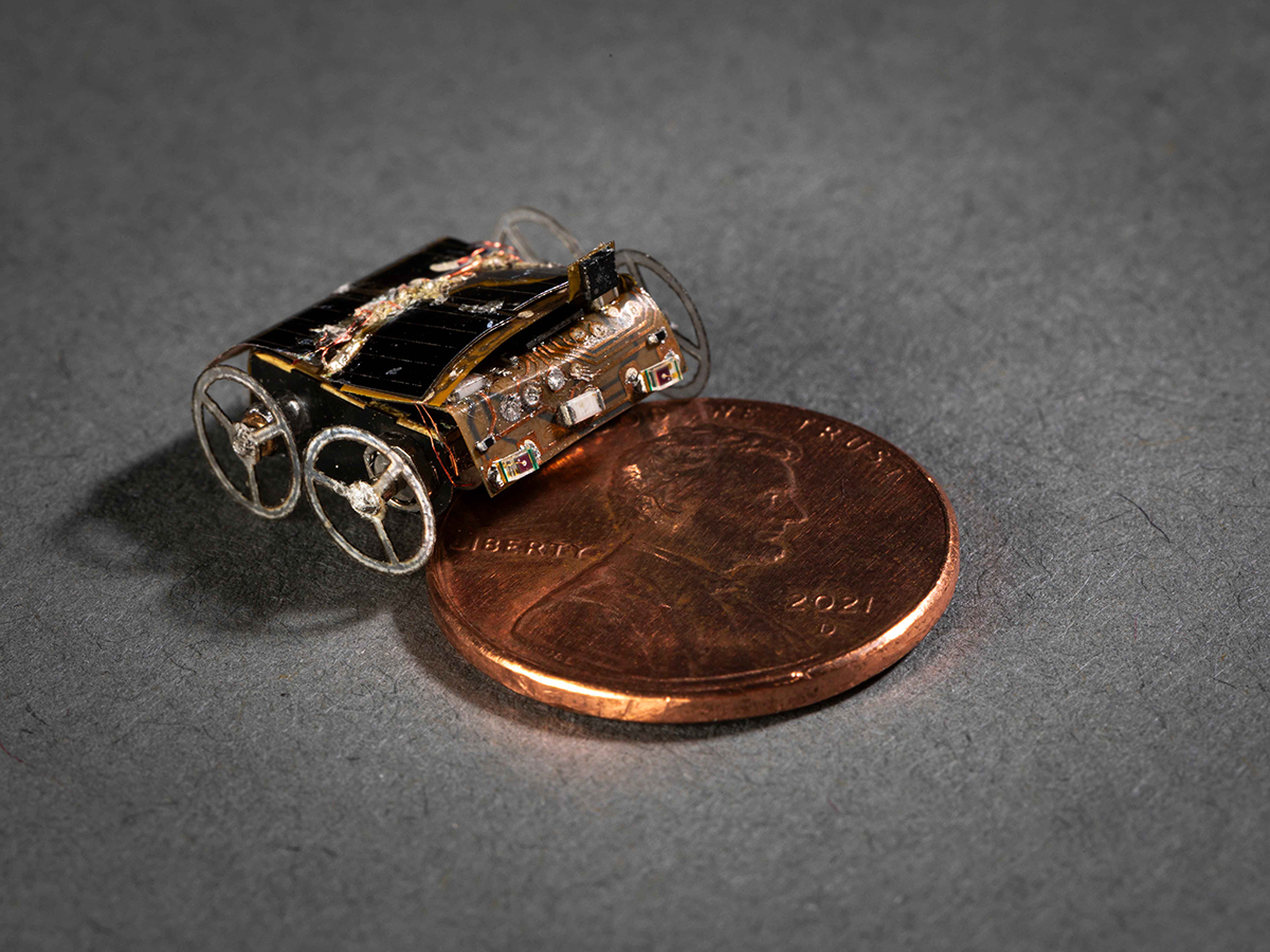 Fingernail-sized robot autonomously travels 10 metres without battery power