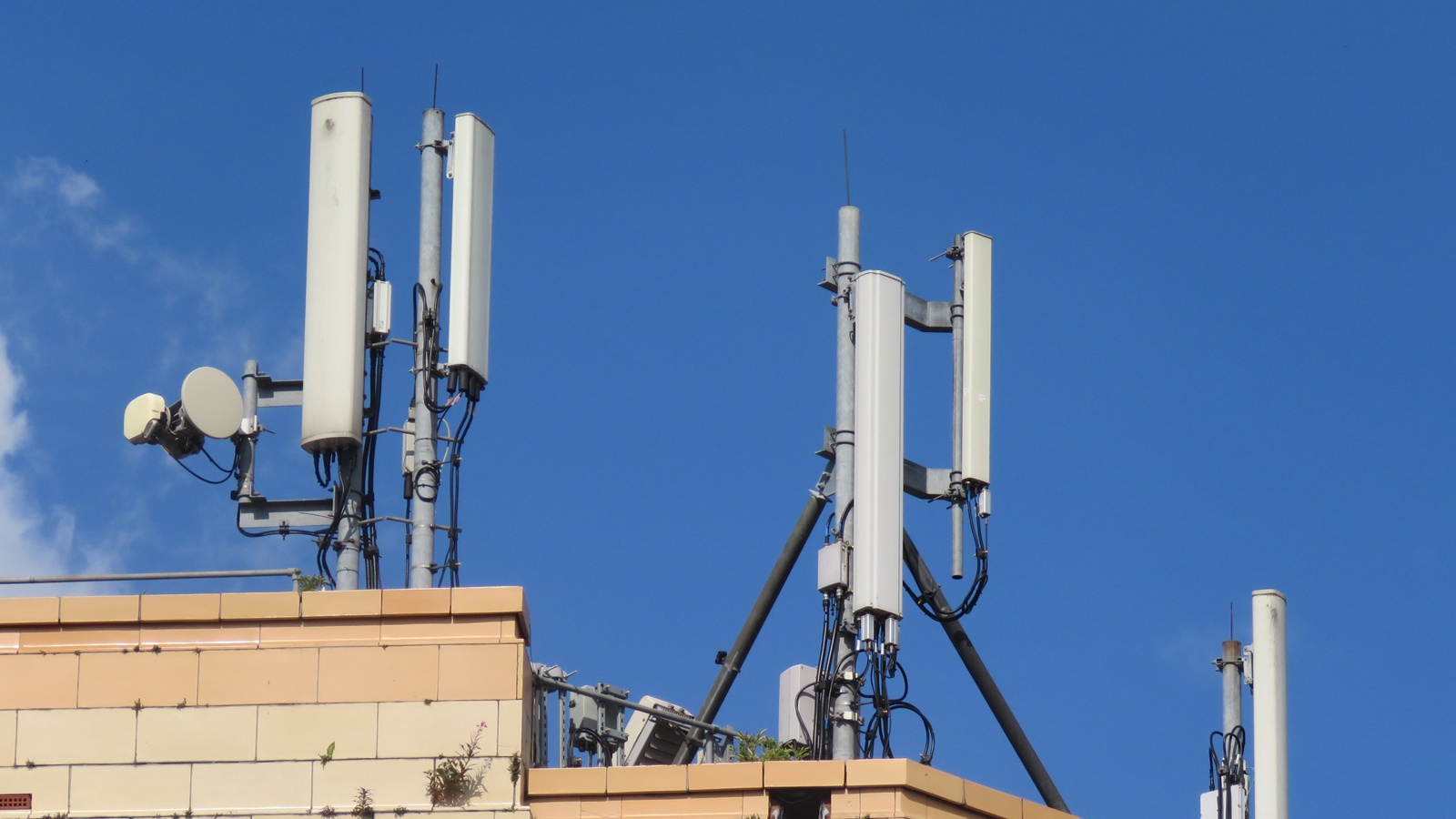 Taxpayer-funded 4G masts boost mobile coverage in rural Wales