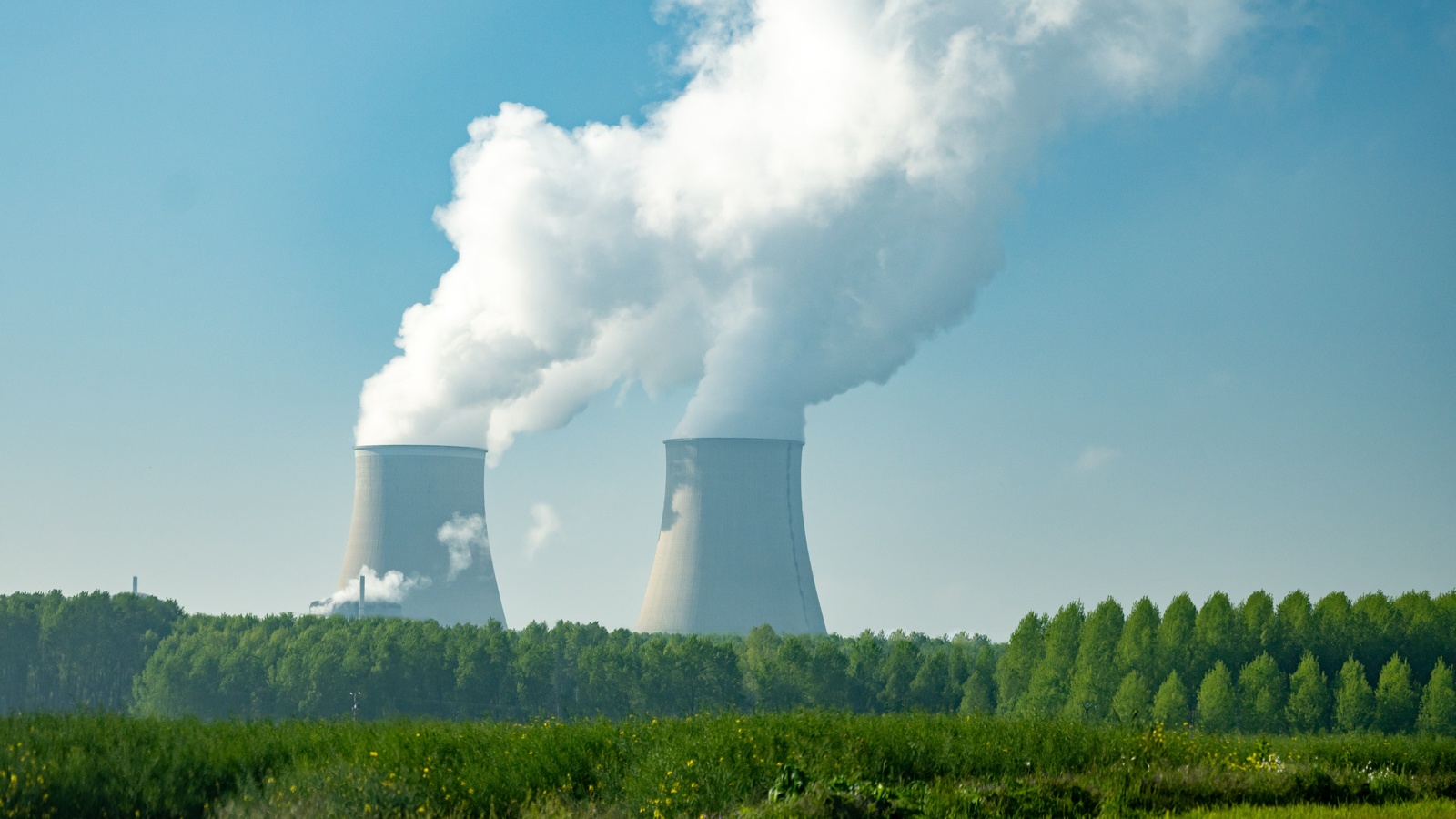 Nuclear power is 'stagnating' while renewable energy gains pace, study finds