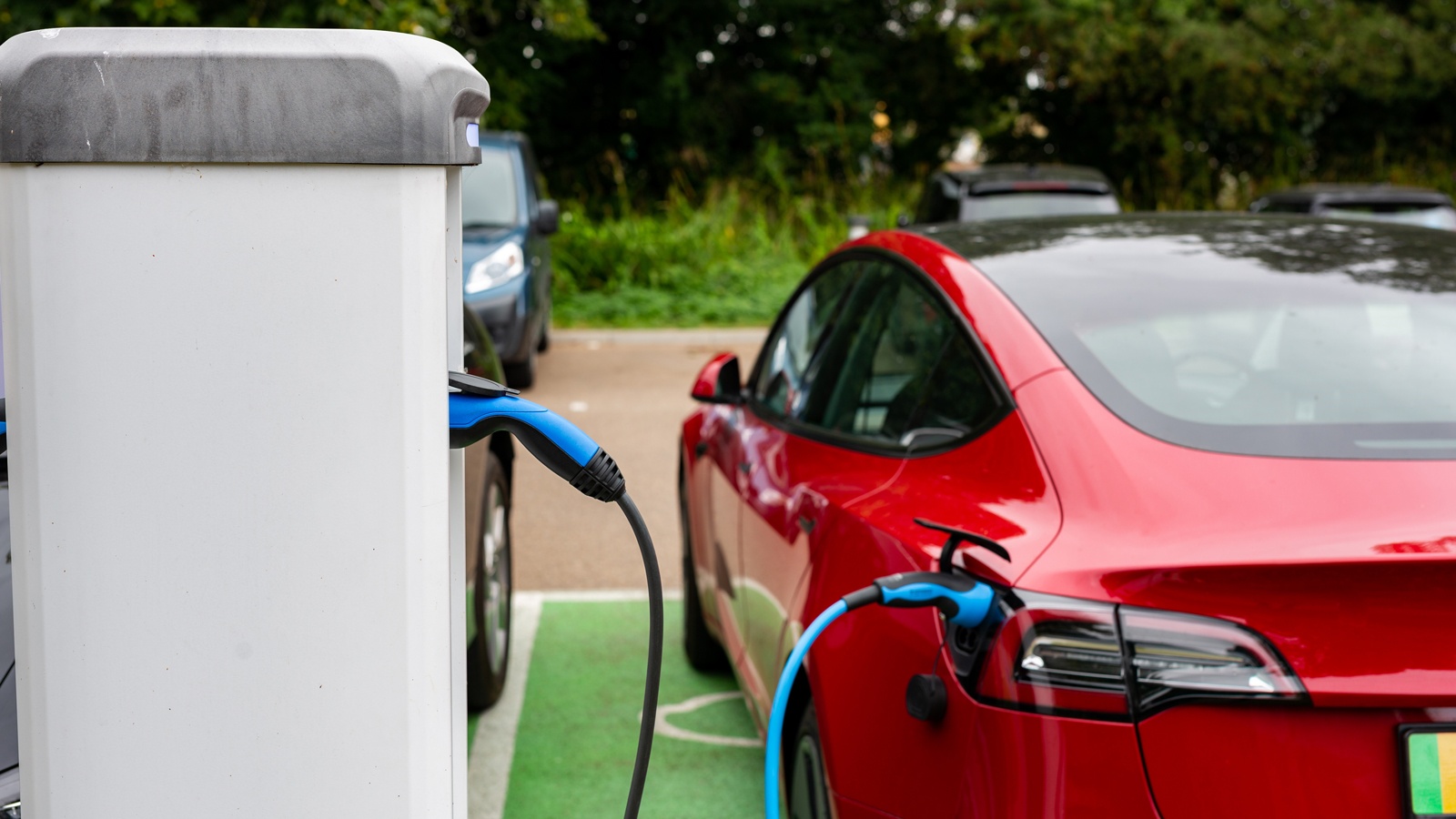 UK’s 'largest' on-street EV charging project to deliver thousands of chargers in £130m deal