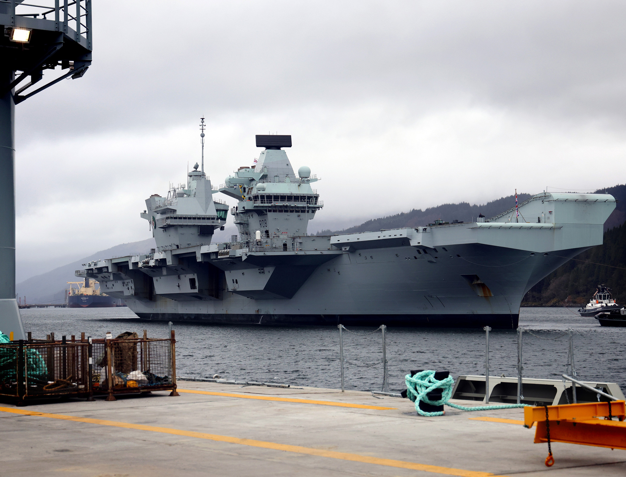 UK signs £30m maintenance contract for Queen Elizabeth aircraft carriers