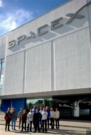 37d87e3a4cbbb6e0cf6b162a1f6caaf2-original-outside-spacex---resized.jpg