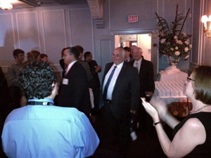 0b7e79538f194167c27186167a697458-huge-head-table-piped-in.jpg