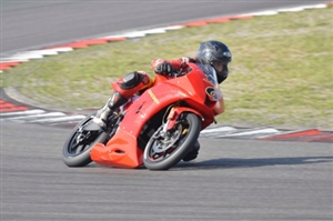 81386b5c52a413516d97b42da1433f10-huge-motoe2.jpg