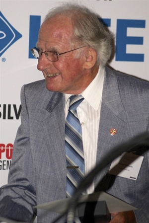 75483de637674bdc7dc9252552a71f41-huge-thomas-rowlands-member-since-1943.jpg