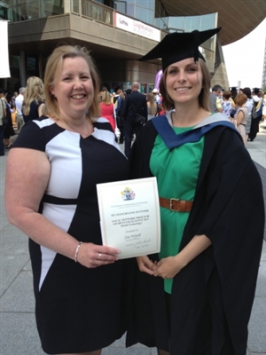 9346f566aa2480c5bd75ba0686a3a2cb-huge-zoe-wyeth-and-julie-ashurst.jpg