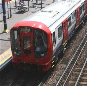 a0e2b864615dc1fa7089863840e05702-huge-train-image.jpg