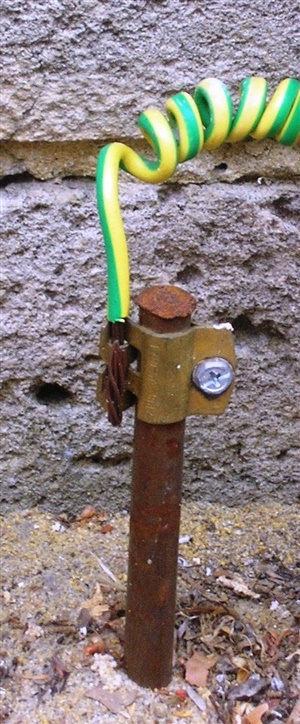0a3acef34ccd5c26f102747a79fe3f8e-original--homeearthrod1.jpg