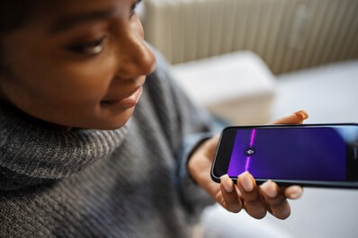 A person holding a cell phone